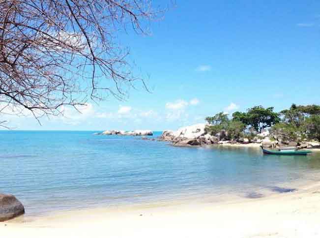 wisata pantai penyabong bangka belitung
