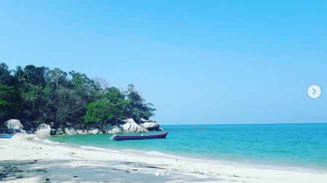 wisata pantai tanjung pesona bangka belitung