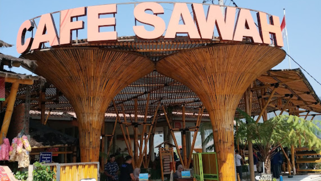 Cafe Tepi Sawah Malang